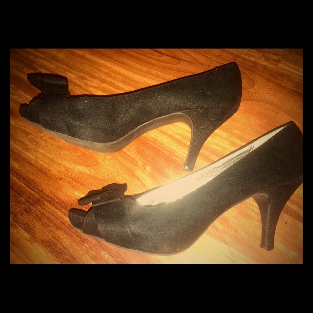 Black faux suede heels with bow